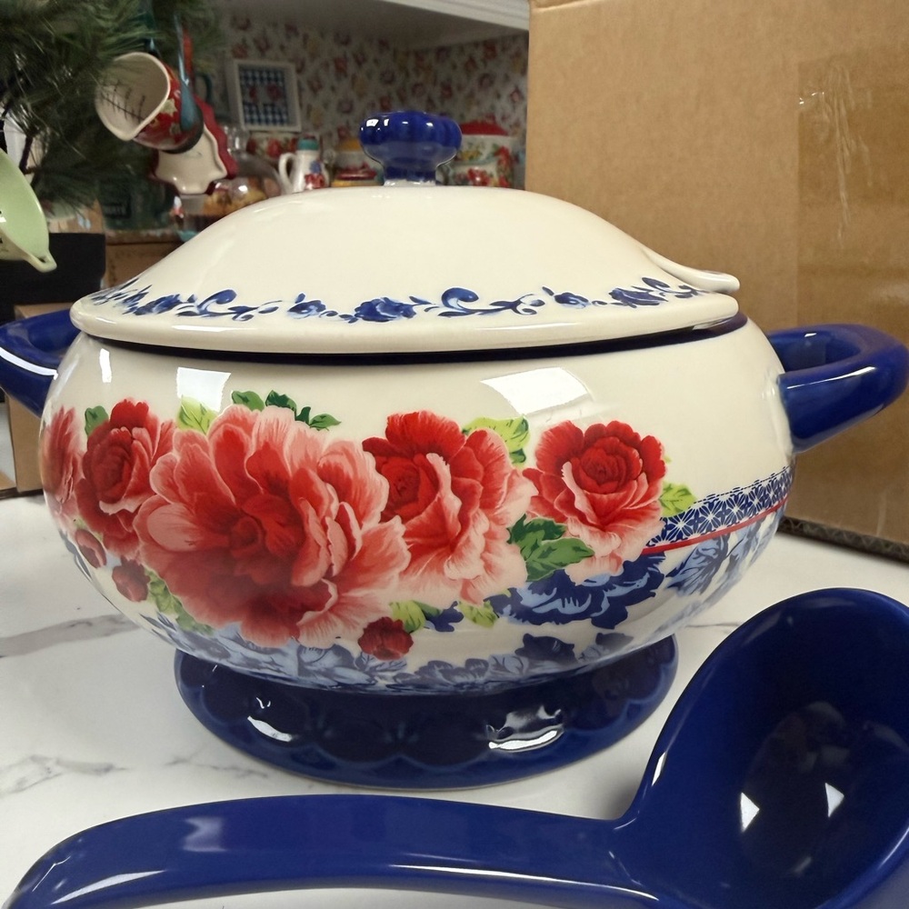 The Pioneer Woman Blue and Red Floral Soup Tureen
